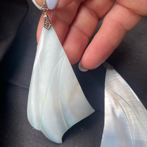 Graceful Carved White Mother of Pearl WINGS Silver Tone Hook Earrings - Picture 2 of 7
